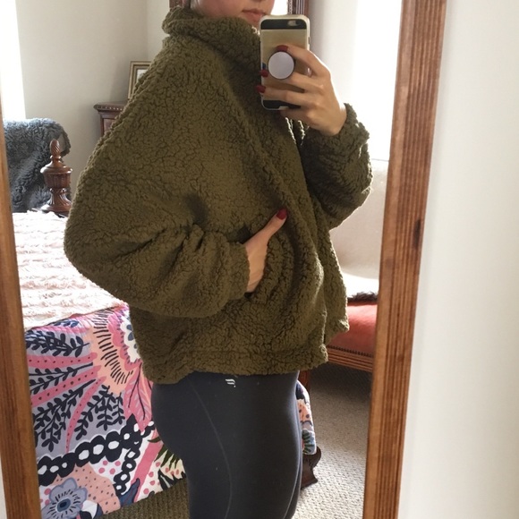 UO Willow Fuzzy Fleece Drawstring Teddy Jacket - Picture 4 of 8